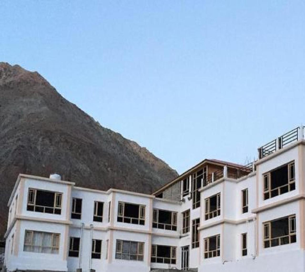 Hotel The Nun-Kun Residency Kargil Exterior foto