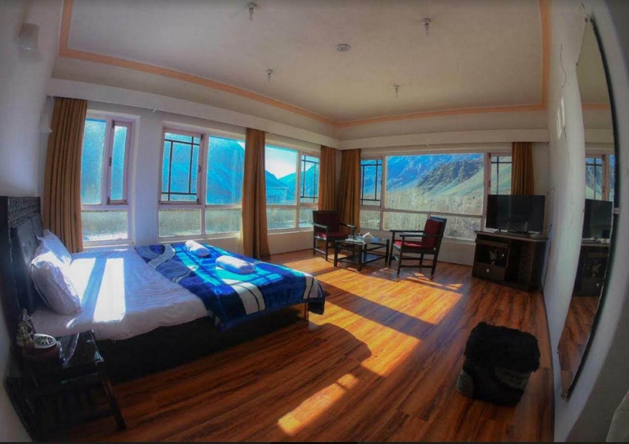 Hotel The Nun-Kun Residency Kargil Exterior foto